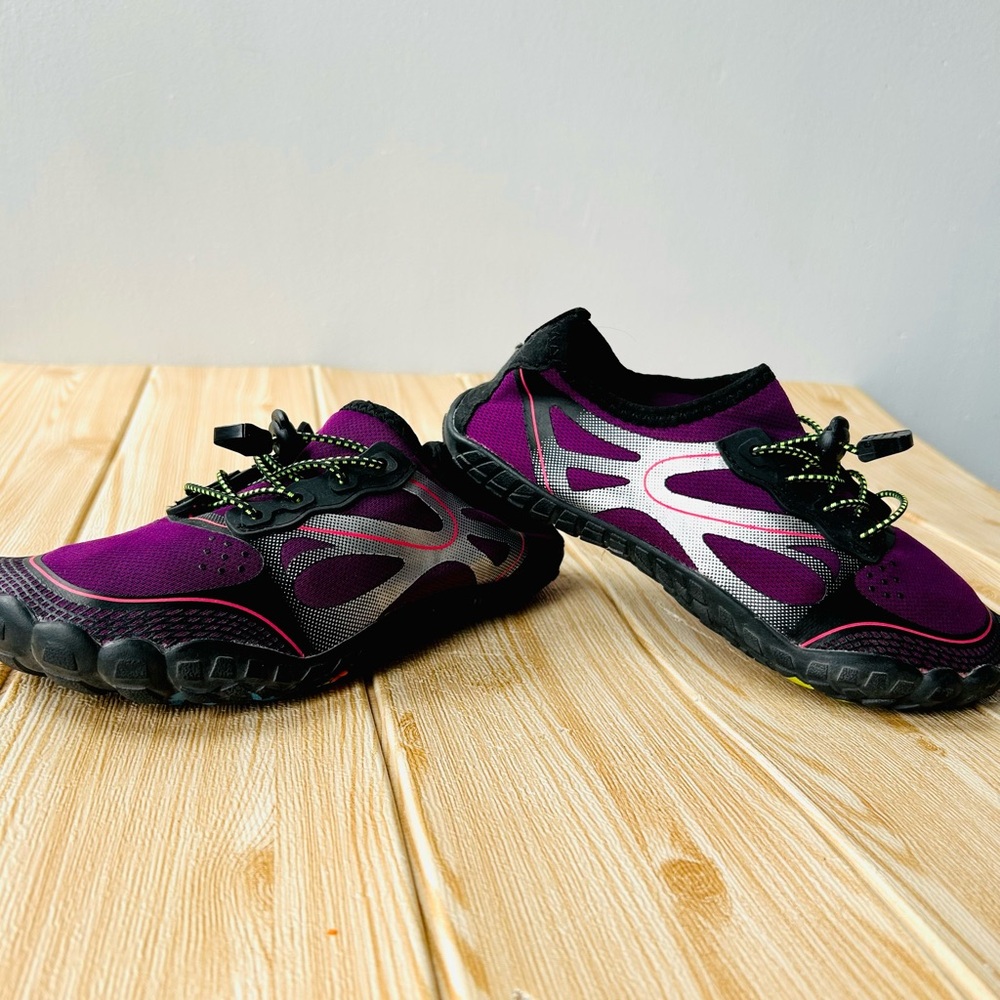 Wmn’s sz US 6.5 / 37 Purple Athletic Water Beach Shoes Sneakers